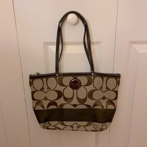 Authentic Coach women purse